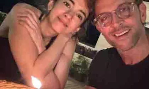 Hrithik Roshan ने सबा आज़ाद के साथ 4 साल पूरे होने का जश्न मनाया Hrithik Roshan ने सबा आज़ाद के साथ 4 साल पूरे होने का जश्न मनाया