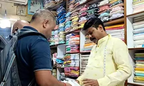 महाराष्ट्र के नालासोपारा में खादी की धूम, स्वदेशी अपनाओ, देश बचाओ अभियान पर जोर