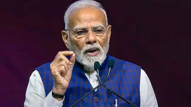 विजयादशमी असत्य पर सत्य की जीत है: PM Modi ने देशवासियों को विजयादशमी की शुभकामनाएं दीं विजयादशमी असत्य पर सत्य की जीत है: PM Modi ने देशवासियों को विजयादशमी की शुभकामनाएं दीं