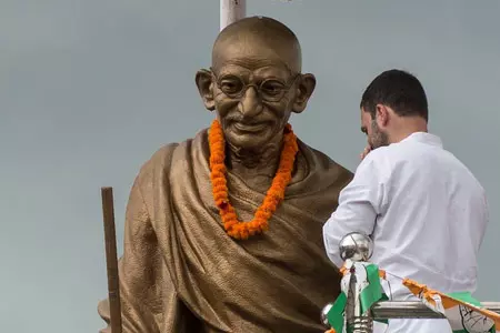 गांधी जयंती: राहुल-अखिलेश और केजरीवाल समेत विपक्षी नेताओं ने महात्मा गांधी को किया नमन गांधी जयंती: राहुल-अखिलेश और केजरीवाल समेत विपक्षी नेताओं ने महात्मा गांधी को किया नमन
