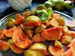 Guava Chat Salad : सर्दियों में अमरूद चाट सलाद का स्वाद लें Guava Chat Salad : सर्दियों में अमरूद चाट सलाद का स्वाद लें