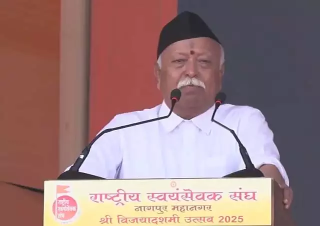 हमारे विचार अन्य धर्मों का अपमान करने वाले नहीं होने चाहिए: Mohan Bhagwat हमारे विचार अन्य धर्मों का अपमान करने वाले नहीं होने चाहिए: Mohan Bhagwat