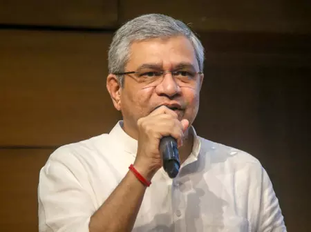 इलेक्ट्रॉनिक्स कंपोनेंट मैन्युफैक्चरिंग स्कीम को मिला जबरदस्त सपोर्ट, 1.15 लाख करोड़ रुपए के निवेश प्रस्ताव आए : अश्विनी वैष्णव इलेक्ट्रॉनिक्स कंपोनेंट मैन्युफैक्चरिंग स्कीम को मिला जबरदस्त सपोर्ट, 1.15 लाख करोड़ रुपए के निवेश प्रस्ताव आए : अश्विनी वैष्णव