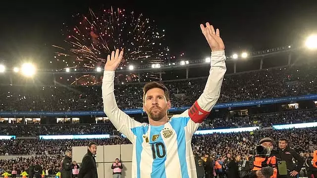 भारत आकर सम्मानित महसूस कर रहा हूं: Messi भारत आकर सम्मानित महसूस कर रहा हूं: Messi