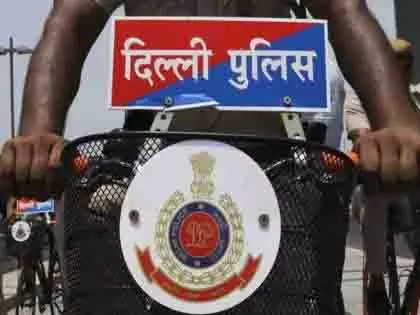 Delhi: पुलिस ने कालिंदी कुंज मुठभेड़ के बाद दो शूटरों को किया गिरफ्तार Delhi: पुलिस ने कालिंदी कुंज मुठभेड़ के बाद दो शूटरों को किया गिरफ्तार