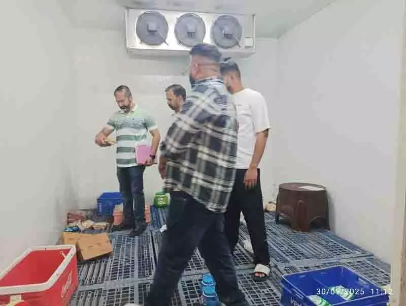 Tanda में आश्चर्यजनक खाद्य सुरक्षा अभियान, अस्वास्थ्यकर त्यौहारी खाद्य पदार्थों को लक्षित करता है Tanda में आश्चर्यजनक खाद्य सुरक्षा अभियान, अस्वास्थ्यकर त्यौहारी खाद्य पदार्थों को लक्षित करता है