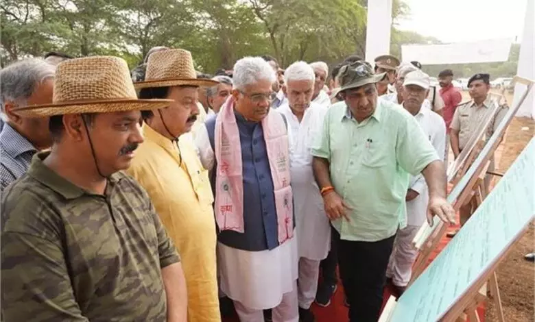 Gurgaon: नमो वन में हरियाली का संकल्प, मंत्री ने किया शिलान्यास Gurgaon: नमो वन में हरियाली का संकल्प, मंत्री ने किया शिलान्यास