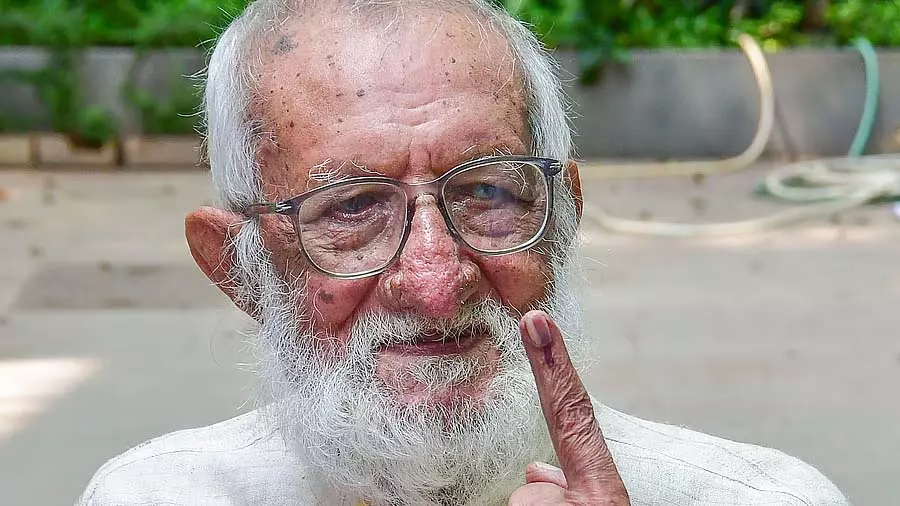 Maharashtra : वरिष्ठ गांधीवादी नेता और स्वतंत्रता सेनानी डॉ. जी जी पारिख का 101 वर्ष की आयु में निधन Maharashtra : वरिष्ठ गांधीवादी नेता और स्वतंत्रता सेनानी डॉ. जी जी पारिख का 101 वर्ष की आयु में निधन