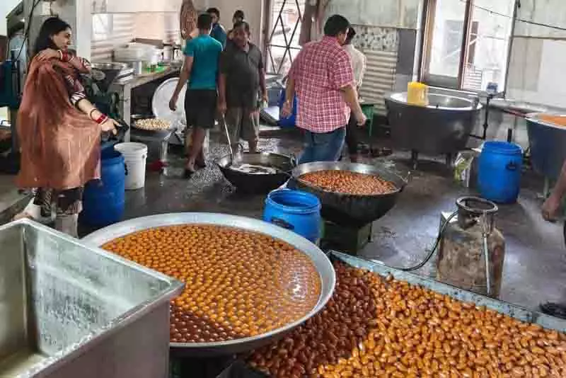 Ludhiana में त्यौहारी सीजन में खाद्य सुरक्षा अभियान की शुरुआत Ludhiana में त्यौहारी सीजन में खाद्य सुरक्षा अभियान की शुरुआत