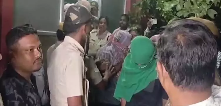ओडिशा SI परीक्षा पेपर लीक: 114 अभ्यर्थी, 3 अन्य गिरफ्तार ओडिशा SI परीक्षा पेपर लीक: 114 अभ्यर्थी, 3 अन्य गिरफ्तार