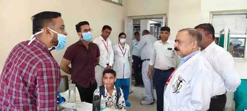 रोहतक PGIMS में अनिवार्य पहचान पत्र के नियमों का उल्लंघन, निदेशक ने कड़ी चेतावनी दी रोहतक PGIMS में अनिवार्य पहचान पत्र के नियमों का उल्लंघन, निदेशक ने कड़ी चेतावनी दी