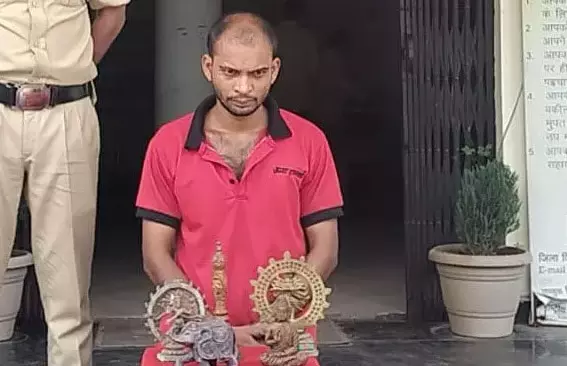 जेल में बंद अय्याश योगी के फार्म हाउस में चोरी, पुलिस की पकड़ में आया चोर जेल में बंद अय्याश योगी के फार्म हाउस में चोरी, पुलिस की पकड़ में आया चोर