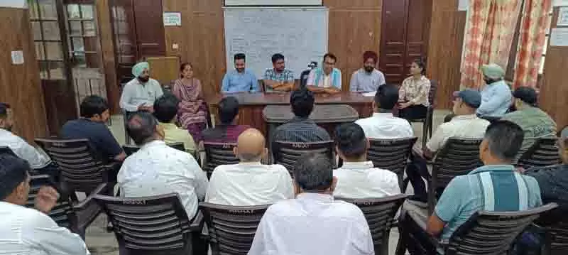 Amritsar: जिला स्वास्थ्य विभाग ने खाद्य पदार्थों में मिलावट के खिलाफ सख्त कार्रवाई की चेतावनी दी Amritsar: जिला स्वास्थ्य विभाग ने खाद्य पदार्थों में मिलावट के खिलाफ सख्त कार्रवाई की चेतावनी दी