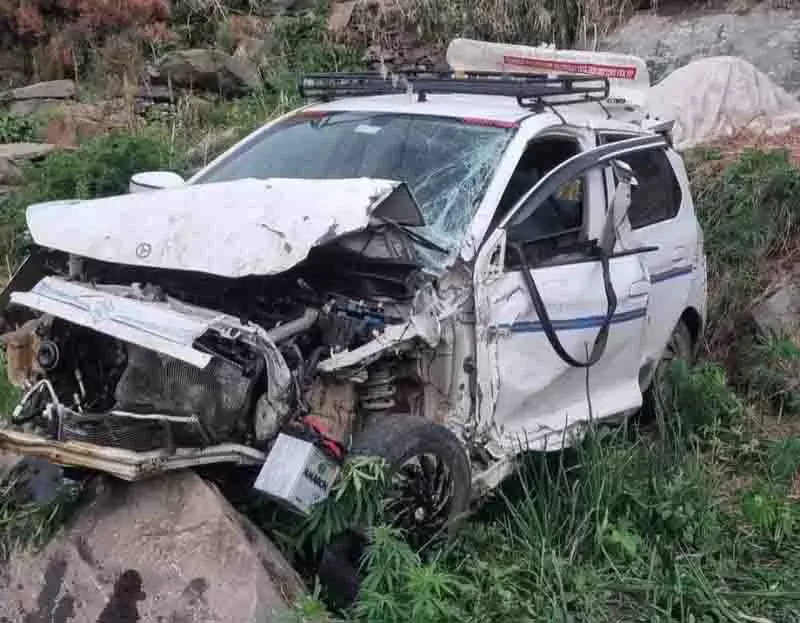 Karnal में कार और ट्रक के बीच टक्कर में एक ही परिवार के पांच लोगों समेत छह की मौत Karnal में कार और ट्रक के बीच टक्कर में एक ही परिवार के पांच लोगों समेत छह की मौत