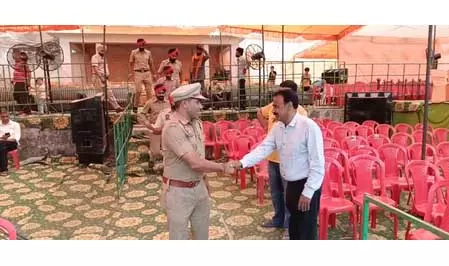 दशहरे पर भक्ति-उत्साह के बीच प्रशासन की सुरक्षा मुस्तैदी दशहरे पर भक्ति-उत्साह के बीच प्रशासन की सुरक्षा मुस्तैदी