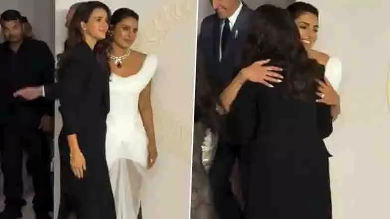 प्रियंका और तृप्ति डिमरी का Bvlgari इवेंट में स्टाइलिश बॉन्डिंग मोमेंट प्रियंका और तृप्ति डिमरी का Bvlgari इवेंट में स्टाइलिश बॉन्डिंग मोमेंट