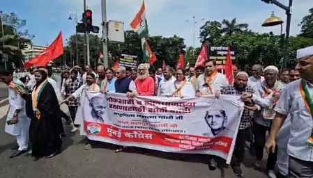 वर्षा गायकवाड़ ने जन सुरक्षा विधेयक का किया विरोध, कहा- लोकतंत्र को खत्म करना चाह रही सरकार वर्षा गायकवाड़ ने जन सुरक्षा विधेयक का किया विरोध, कहा- लोकतंत्र को खत्म करना चाह रही सरकार