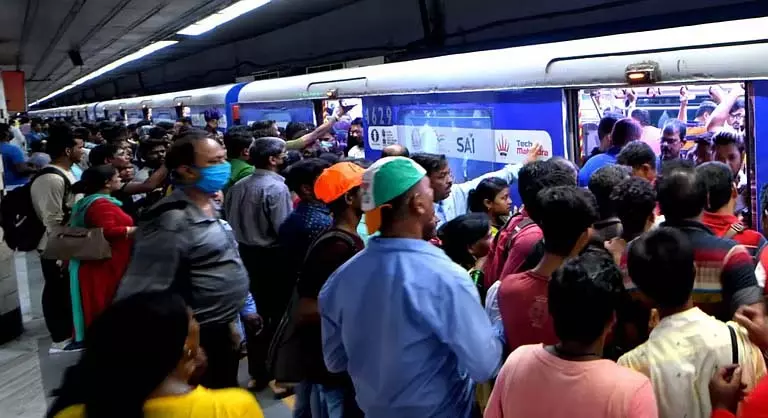 पूजा के बाद एकादशी से मेट्रो का नियमित समय बहाल पूजा के बाद एकादशी से मेट्रो का नियमित समय बहाल