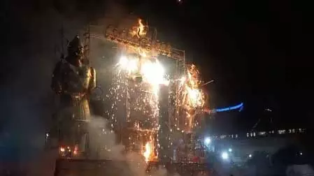 धूमधाम से मना रावण दहन, उत्साह और उल्लास का रहा माहौल धूमधाम से मना रावण दहन, उत्साह और उल्लास का रहा माहौल