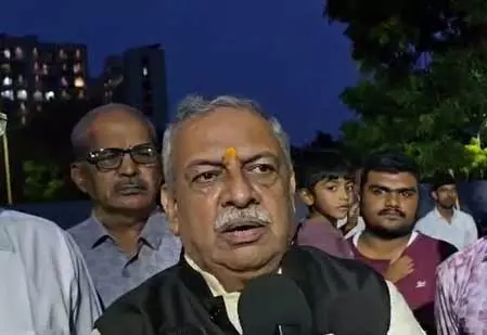 विजयादशमी पर शस्त्र पूजा: सेवानिवृत्त न्यायाधीश बोले – “अहिंसा की बात शेर के मुंह से अच्छी लगती है” विजयादशमी पर शस्त्र पूजा: सेवानिवृत्त न्यायाधीश बोले – “अहिंसा की बात शेर के मुंह से अच्छी लगती है”