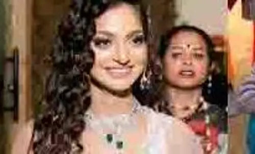 Monalisa :महाकुंभ की मोनालिसा का बदल गया अंदाज, फैन्स में बढ़ी दीवानगी Monalisa :महाकुंभ की मोनालिसा का बदल गया अंदाज, फैन्स में बढ़ी दीवानगी