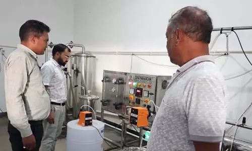 मिलावट रोकने खाद्य विभाग की कार्रवाई, कई दुकानों में दी दबिश मिलावट रोकने खाद्य विभाग की कार्रवाई, कई दुकानों में दी दबिश