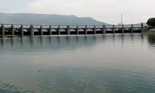 Tamil Nadu : मेट्टूर बांध का जलस्तर घटने लगा Tamil Nadu : मेट्टूर बांध का जलस्तर घटने लगा