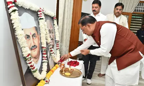 CM साय ने राष्ट्रपिता महात्मा गांधी और पूर्व PM लाल बहादुर शास्त्री को जयंती पर किया नमन