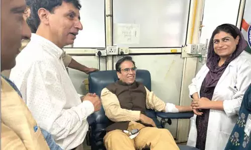 तनवीर सादिक ने नागरिकों से रक्तदान के लिए आगे आने का आग्रह किया