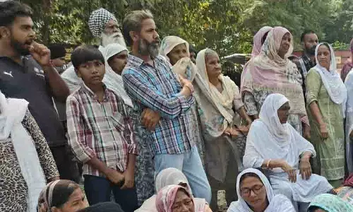 Punjab के एक गांव में 48 घंटे में नशे के सेवन से 4 लोगों की मौत से मातम, आसान पहुंच से गुस्सा Punjab के एक गांव में 48 घंटे में नशे के सेवन से 4 लोगों की मौत से मातम, आसान पहुंच से गुस्सा