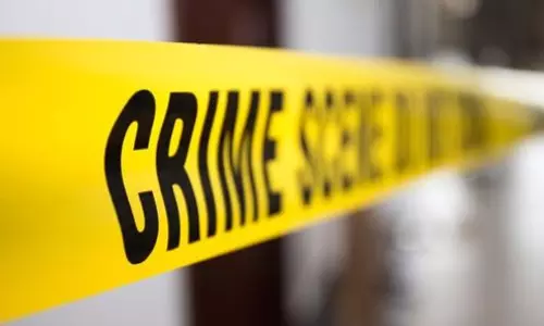 पेट्रोल पम्प के पास युवती की हत्या करने की कोशिश, चाकू से जानलेवा हमला