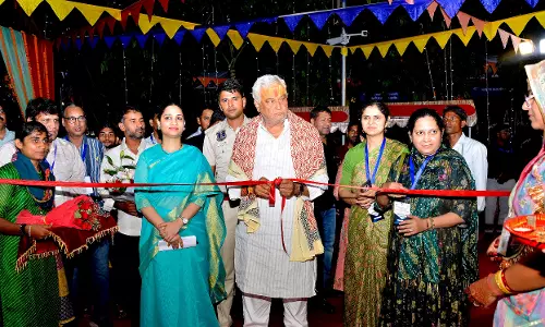 Jaipur: ग्रामीण विकास मंत्री ने किया सुमंगल दीपावली मेला का शुभारंभ Jaipur: ग्रामीण विकास मंत्री ने किया सुमंगल दीपावली मेला का शुभारंभ
