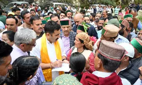 Rampur क्षेत्र में क्षतिग्रस्त सड़कों की मरम्मत के लिए 17 करोड़ रुपये स्वीकृत