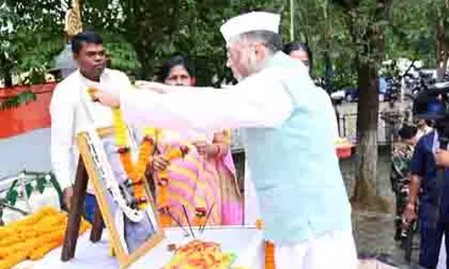 झारखंड के राज्यपाल और CM ने गांधी और शास्त्री जयंती पर अर्पित की श्रद्धांजलि