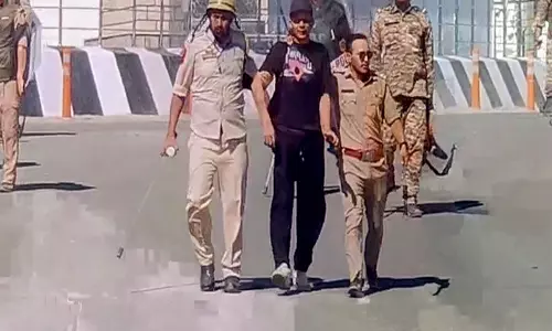 Ladakh: प्रशासन ने लेह हिंसा और पुलिस कार्रवाई में 4 लोगों की मौत की मजिस्ट्रेट जांच के आदेश दिए Ladakh: प्रशासन ने लेह हिंसा और पुलिस कार्रवाई में 4 लोगों की मौत की मजिस्ट्रेट जांच के आदेश दिए