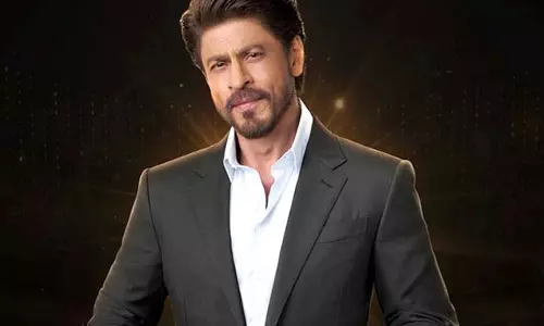 Shah Rukh Khan 17 साल बाद 70वें फिल्मफेयर अवॉर्ड की मेजबानी करेंगे Shah Rukh Khan 17 साल बाद 70वें फिल्मफेयर अवॉर्ड की मेजबानी करेंगे