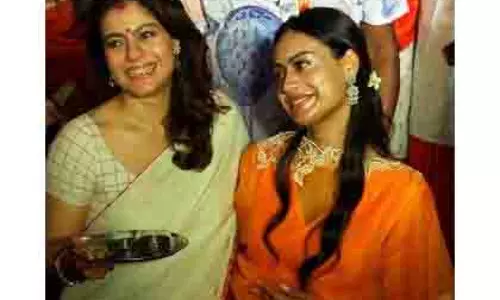 Kajol: बेटी न्यासा के साथ सिंदूर खेला समारोह में हिस्सा लिया