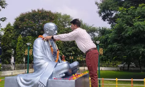 जयंती पर महात्मा गांधी और लाल बाहादुर शास्त्री को किया गया नमन