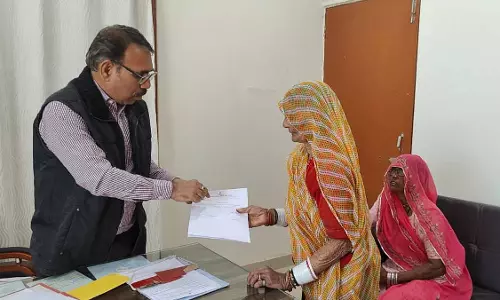 Jaipur : आमजन को मिल रहा जन कल्याणकारी योजनाओं का लाभ Jaipur : आमजन को मिल रहा जन कल्याणकारी योजनाओं का लाभ