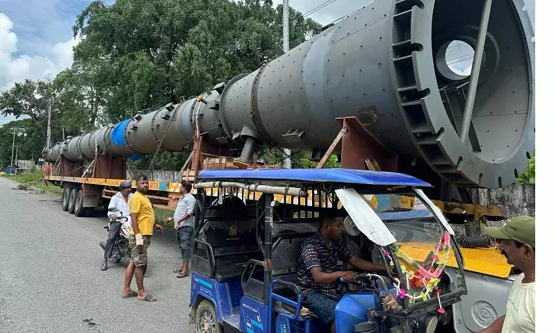 Assam: डिगबोई में रिफाइनरी वाहन दुर्घटनाग्रस्त, 8 घायल Assam: डिगबोई में रिफाइनरी वाहन दुर्घटनाग्रस्त, 8 घायल