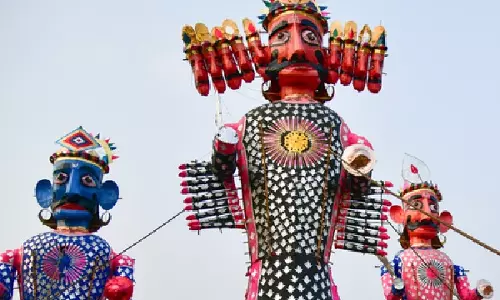 Telugu राज्यों के राज्यपालों और मुख्यमंत्रियों ने लोगों को दशहरा की शुभकामनाएं दीं Telugu राज्यों के राज्यपालों और मुख्यमंत्रियों ने लोगों को दशहरा की शुभकामनाएं दीं