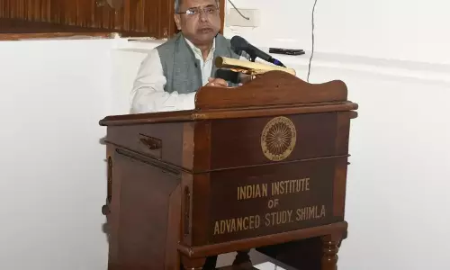 Shimla: हिंदी पखवाड़ा के विजेताओं को राष्ट्रपति निवास में दिया गया सम्मान Shimla: हिंदी पखवाड़ा के विजेताओं को राष्ट्रपति निवास में दिया गया सम्मान