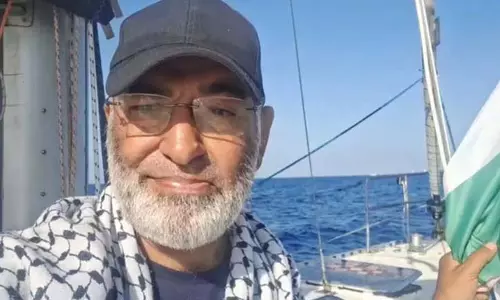 पूर्व पाकिस्तानी सीनेटर मुश्ताक अहमद खान को हमास से संबंध रखने के आरोप में गिरफ्तार किया गया पूर्व पाकिस्तानी सीनेटर मुश्ताक अहमद खान को हमास से संबंध रखने के आरोप में गिरफ्तार किया गया