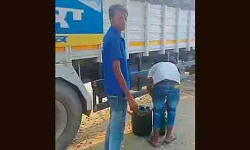 Ludhiana: वेरका प्लांट में डीजल चोरी कैमरे में कैद, जांच के आदेश Ludhiana: वेरका प्लांट में डीजल चोरी कैमरे में कैद, जांच के आदेश