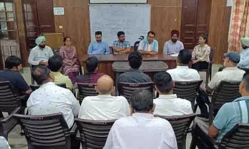 Amritsar: जिला स्वास्थ्य विभाग ने खाद्य पदार्थों में मिलावट के खिलाफ सख्त कार्रवाई की चेतावनी दी Amritsar: जिला स्वास्थ्य विभाग ने खाद्य पदार्थों में मिलावट के खिलाफ सख्त कार्रवाई की चेतावनी दी