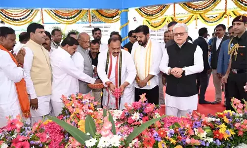 Telangana : राज्यपाल, सीएम ने बापू घाट पर श्रद्धांजलि अर्पित की Telangana : राज्यपाल, सीएम ने बापू घाट पर श्रद्धांजलि अर्पित की