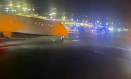 LaGuardia में टैक्सी करते समय दो डेल्टा जेट टकराए, एक घायल