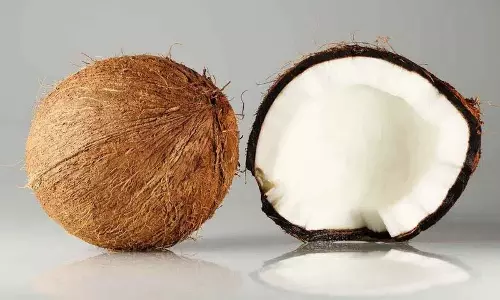 रोजाना कच्चा नारियल खाने के ये हैं अद्भुत फायदे.. बिना छोड़े खाएं..!
