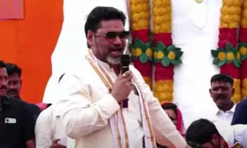 Dhananjay Munde ने कविता में व्यक्त की अपनी भावनाएं Dhananjay Munde ने कविता में व्यक्त की अपनी भावनाएं