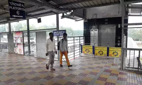 Chandigarh रेलवे स्टेशन के पंचकूला साइड के एस्केलेटर बंद होने से यात्रियों को परेशानी